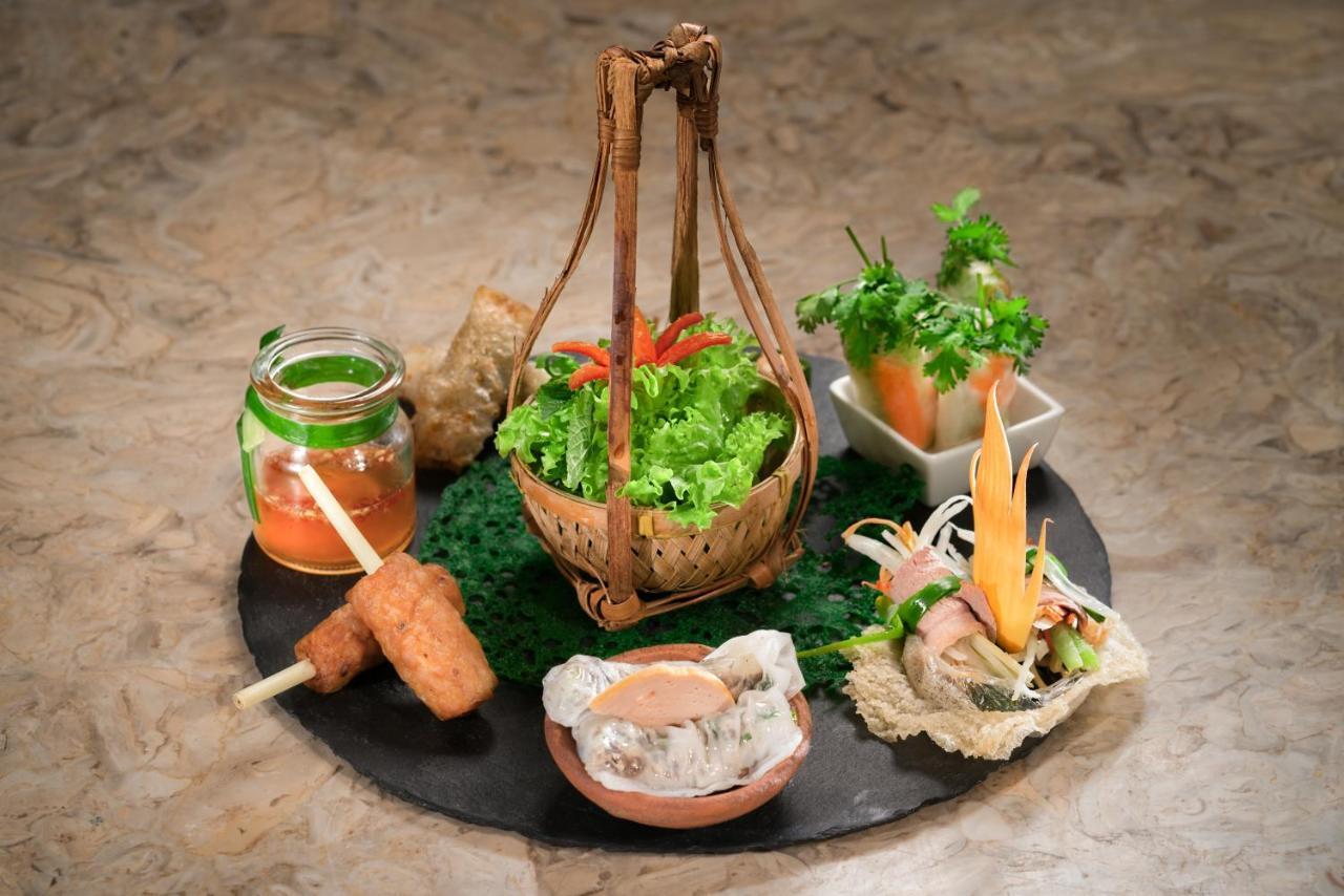 Vinpearl Resort & Spa Phu Quoc Exterior photo A selection of Thai food