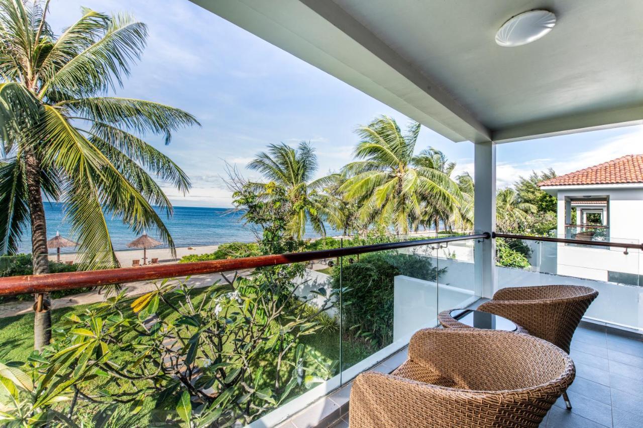 Vinpearl Resort & Spa Phu Quoc Exterior photo Balcony of a hotel room