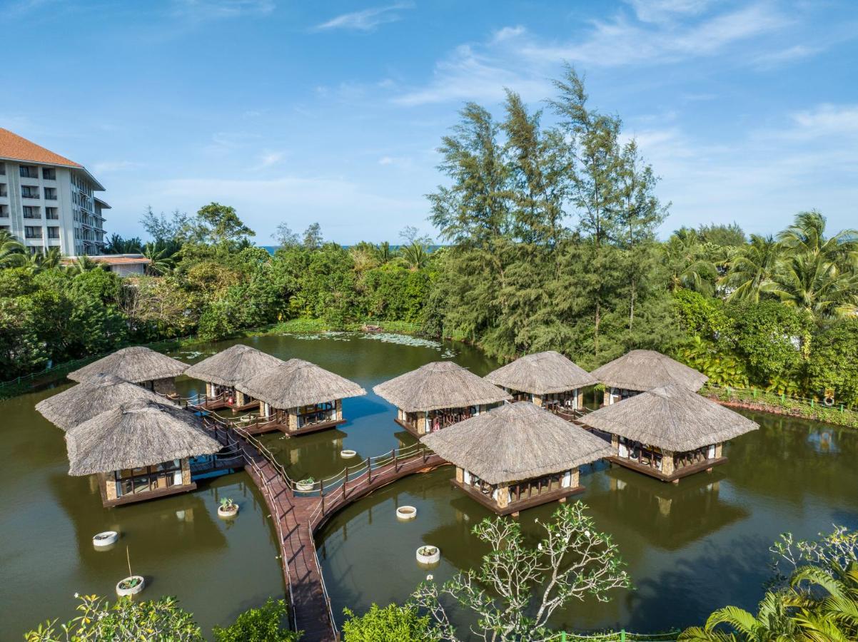 Vinpearl Resort & Spa Phu Quoc Exterior photo The resort's floating bungalows