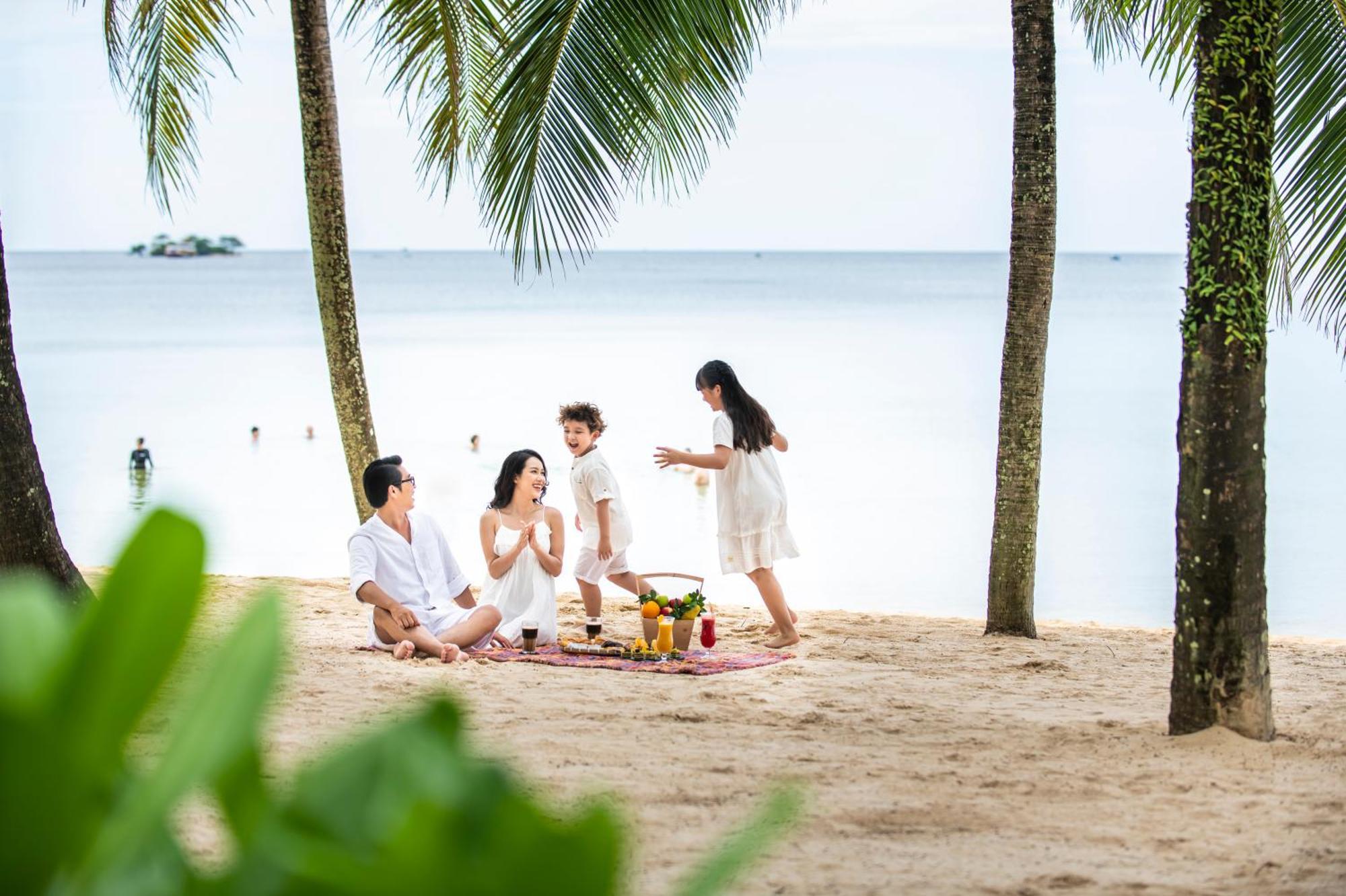 Vinpearl Resort & Spa Phu Quoc Exterior photo A picnic on the beach